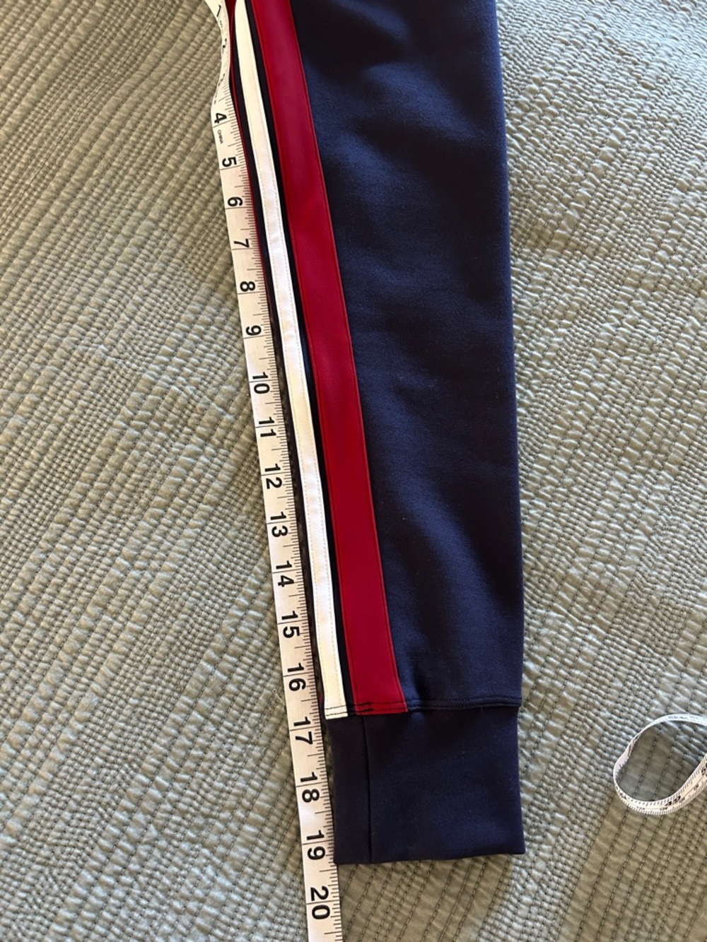 Lululemon Athletica Cover Your Tracks Jacket Size 6- Like New - Picture 8 of 9